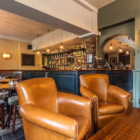 Greyhound Hotel Carshalton Екстериор снимка