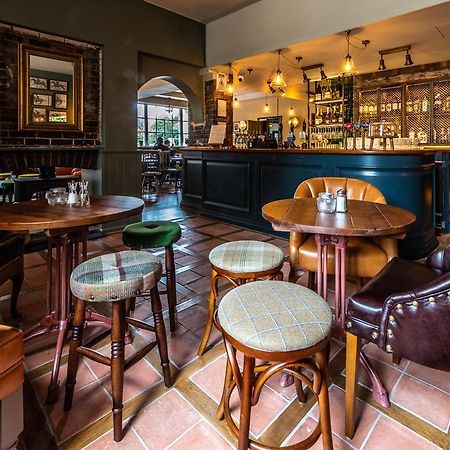 Greyhound Hotel Carshalton Екстериор снимка