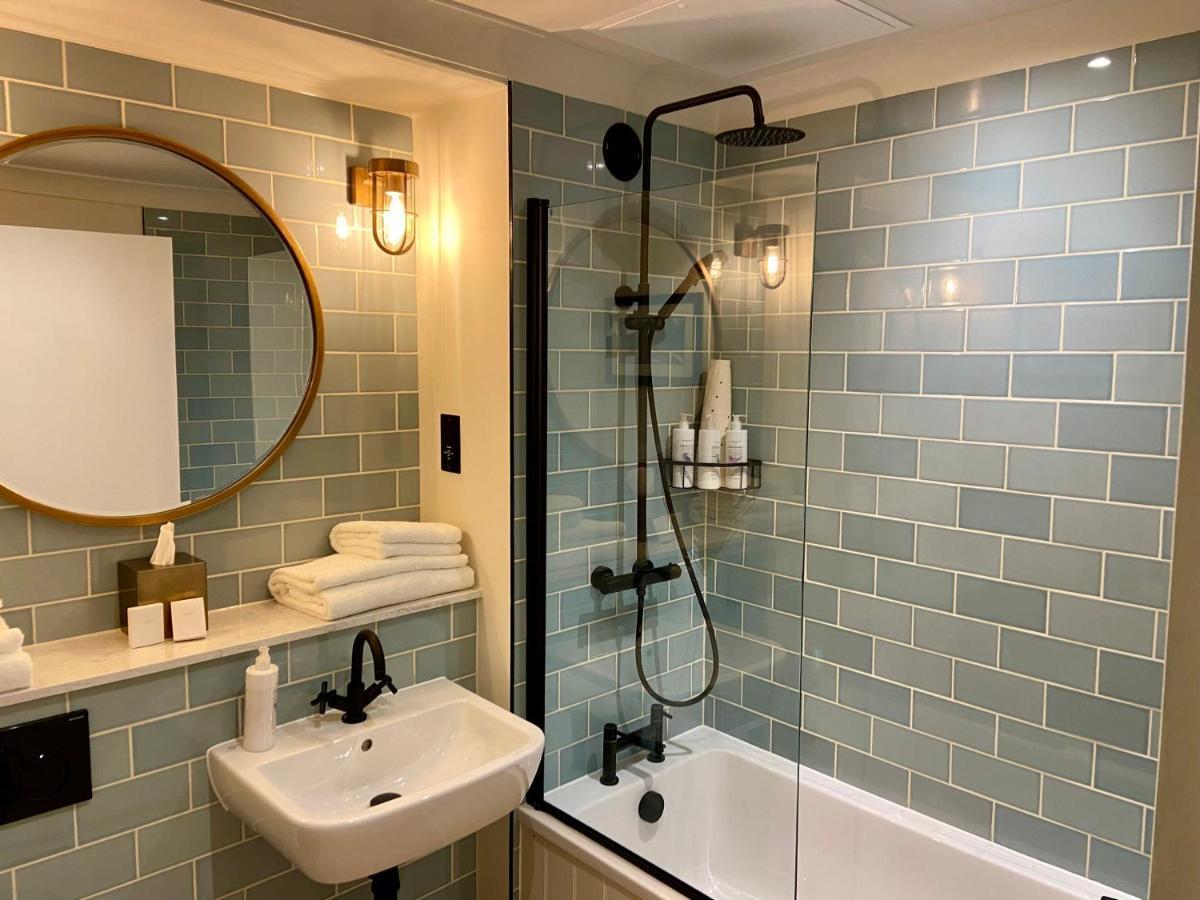 Greyhound Hotel Carshalton Екстериор снимка