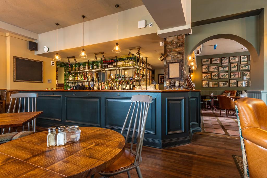 Greyhound Hotel Carshalton Екстериор снимка