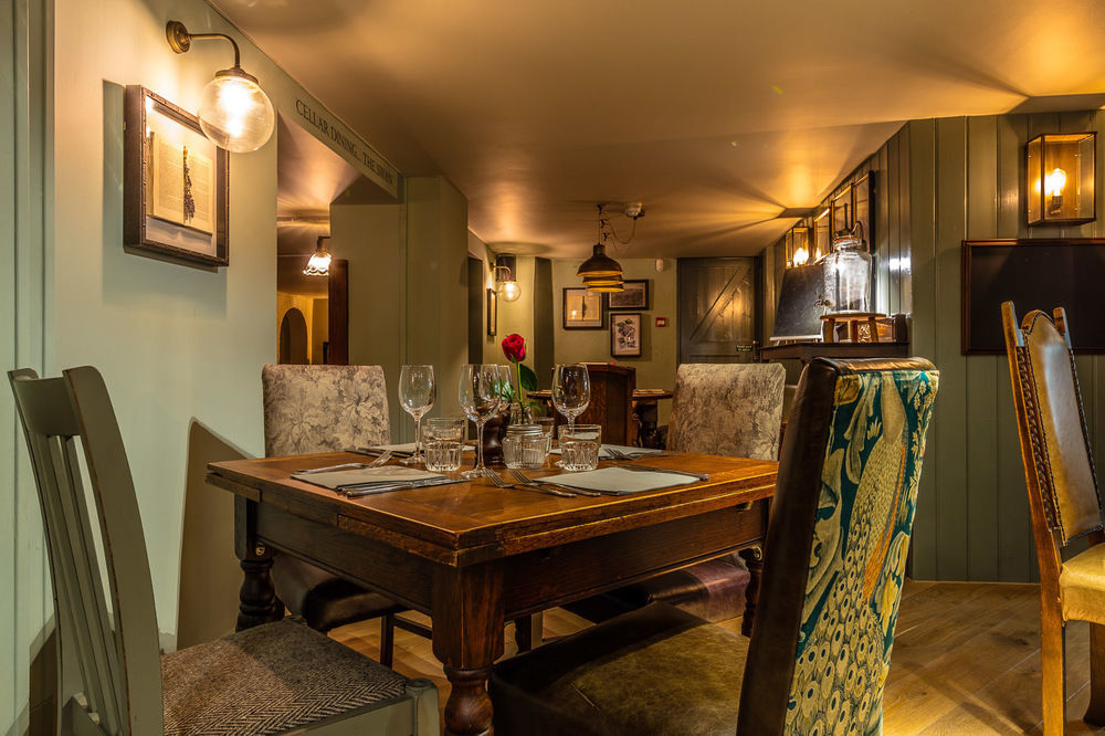 Greyhound Hotel Carshalton Екстериор снимка